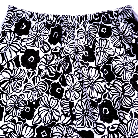 DRESSBARN ♡ NWT Gorgeous Black 'n White Floral Comfy 'n Stretchy Mini Skort S - Picture 10 of 14